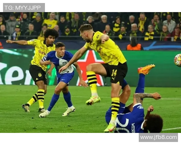 欧冠激战：多特蒙德逆转波尔图乌龙球成比赛转折点引发热议