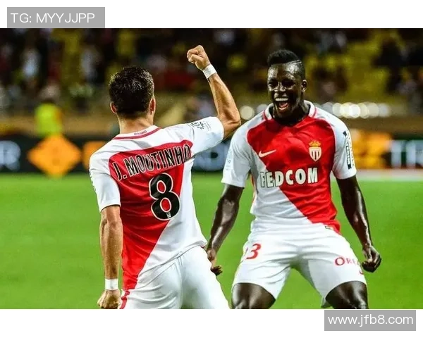 中超激战：马竞大胜曼联红牌争议引发全场热议