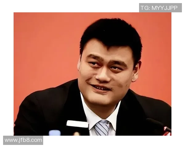 灵活的姚明如何在篮球场上展现超凡的技术与智慧