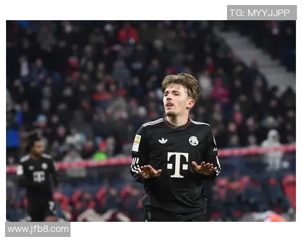 友谊赛精彩瞬间拜仁凭补时进球小胜波尔图引发全场欢呼