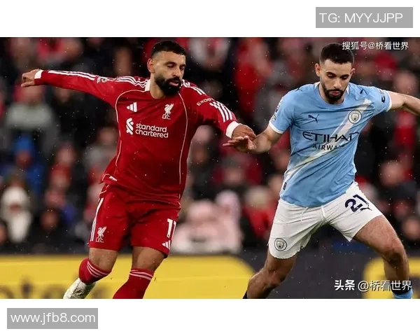 曼城与本菲卡友谊赛激战四三红牌事件引发全场热议与焦点分析