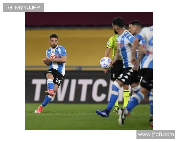 英超焦点战曼联与那不勒斯激战成平局全场热情高涨分析赛事精彩瞬间 英超焦点战曼联与那不勒斯激战成平局全场热情高涨分析赛事精彩瞬间