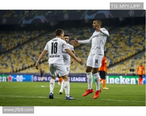 欧冠大战拜仁强势逆袭曼城帽子戏法点燃全场激情与转会传闻交织